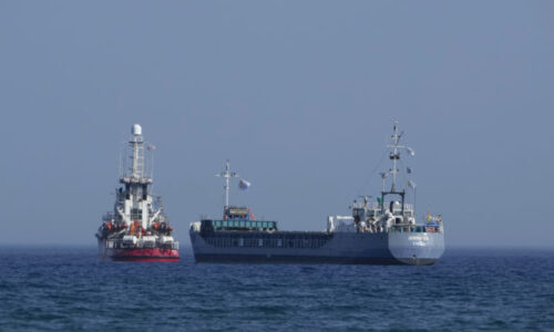 Konvoj lodí so 400 tonami humanitárnej pomoci vyplával z Cypru k Pásmu Gazy, organizácie sa snažia zabrániť hladomoru