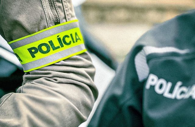 Bratislavská polícia má za sebou rušnú noc, zasahovala pri dvoch tragických udalostiach