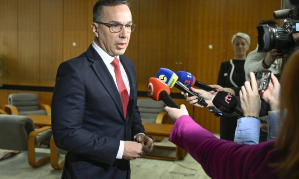 Korčok je kandidát konfliktu, uviedol minister Tomáš. Podľa Michalka by mal Pellegrini prestať vajatať