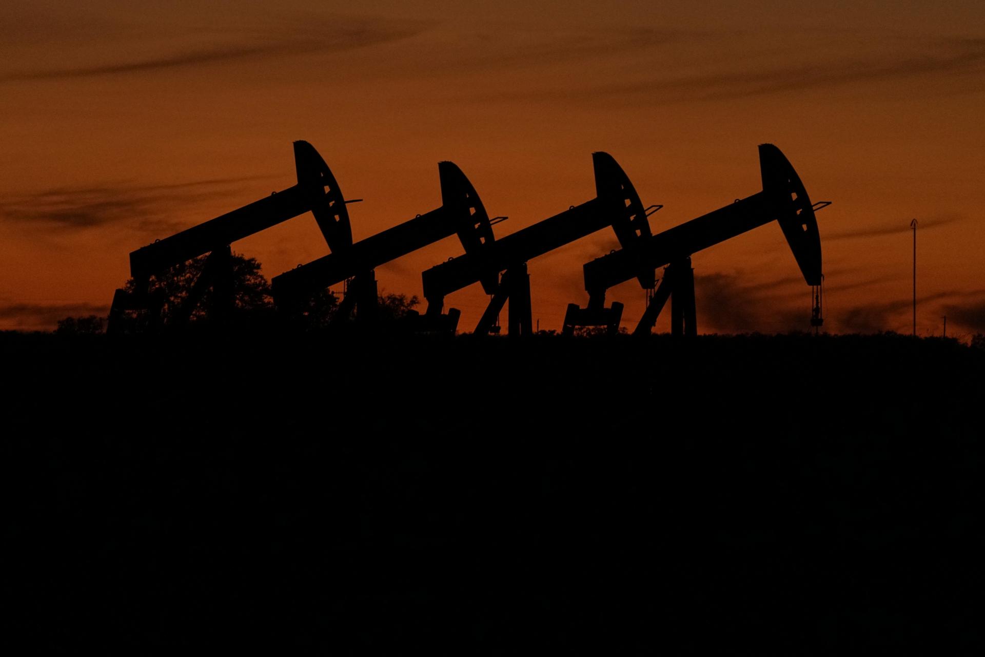 Ruské ropné spoločnosti majú problémy s platbami za predanú ropu, hrozí im až niekoľkomesačné oneskorenie