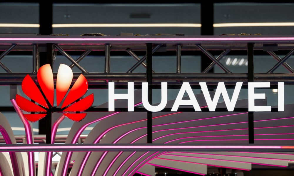 Huawei sa zotavuje z amerických sankcií, čínska firma zaznamenala vlani najväčší rast za posledné štyri roky