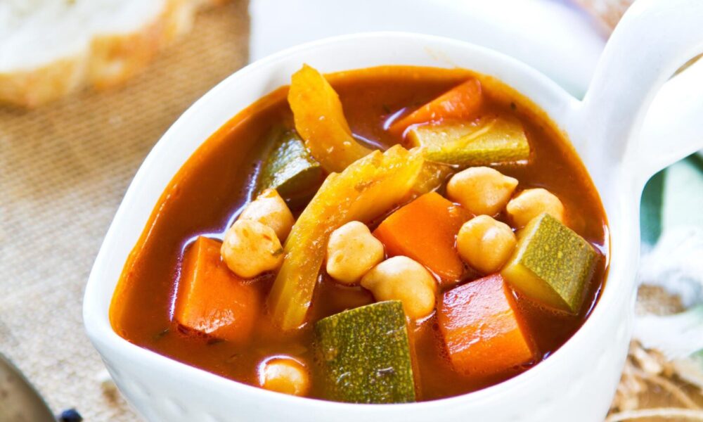 TIP na chudtnú a zdravú polievku: Zeleninová s cícerom