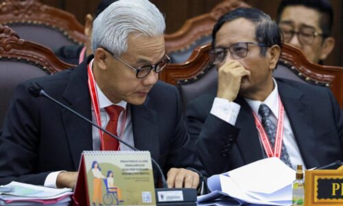 Neúspešní prezidentskí kandidáti v Indonézii podali sťažnosť na ústavnom súde, žiadajú opakovanie volieb