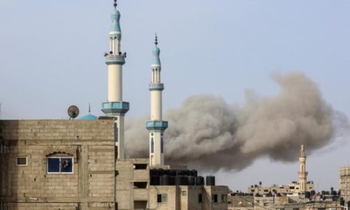 Posledná bašta bude čeliť útoku. Izrael sa chystá vstúpiť do Rafáhu v polovici apríla, píše libanonská tlač