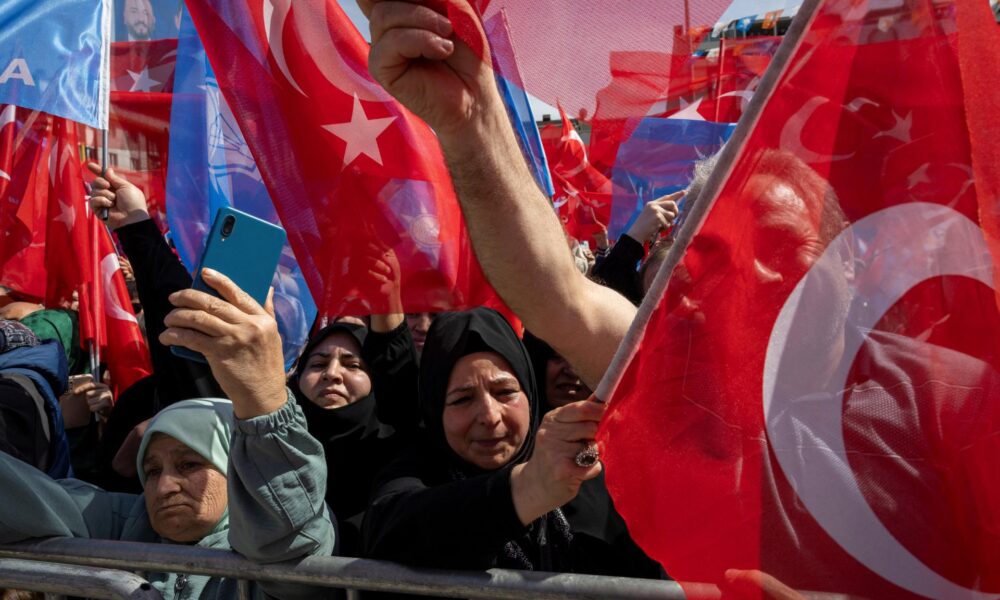 Erdogan sa v komunálnych voľbách pokúsi dobyť späť Istanbul a Ankaru