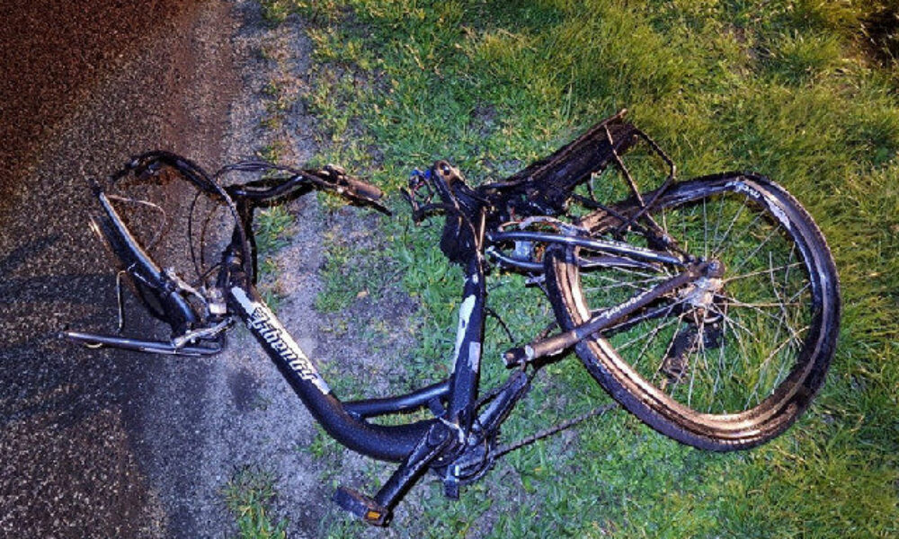 Cyklista neprežil zrážku s autom medzi Skalicou a Holíčom, polícia apeluje na používanie reflexných prvkov (foto)