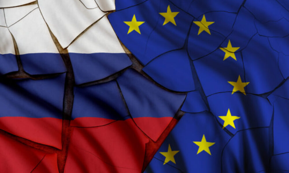 EÚ otriasa škandál, má sa týkať ruského ovplyvňovania europoslancov, aby zasiahli do nadchádzajúcich eurovolieb
