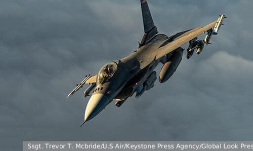 Väčšina ukrajinských letísk je pod palebnou kontrolou ruskej armády. Kde budú parkovať F-16?