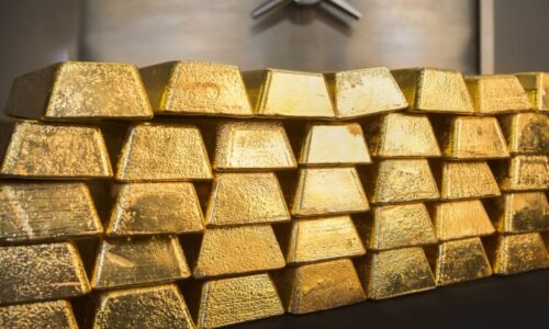 Centrální bankéři světa chytili zlatou horečku. Česko už má v drahém kovu 50 miliard