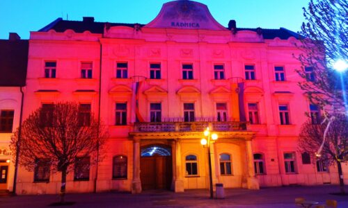 V Trnave si opäť pripomenú Svetový deň hemofílie vysvietením mestskej radnice načerveno