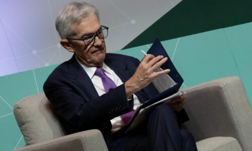 Fed sa nemá zaoberať politickými otázkami, akou je klimatická zmena, tvrdí Powell