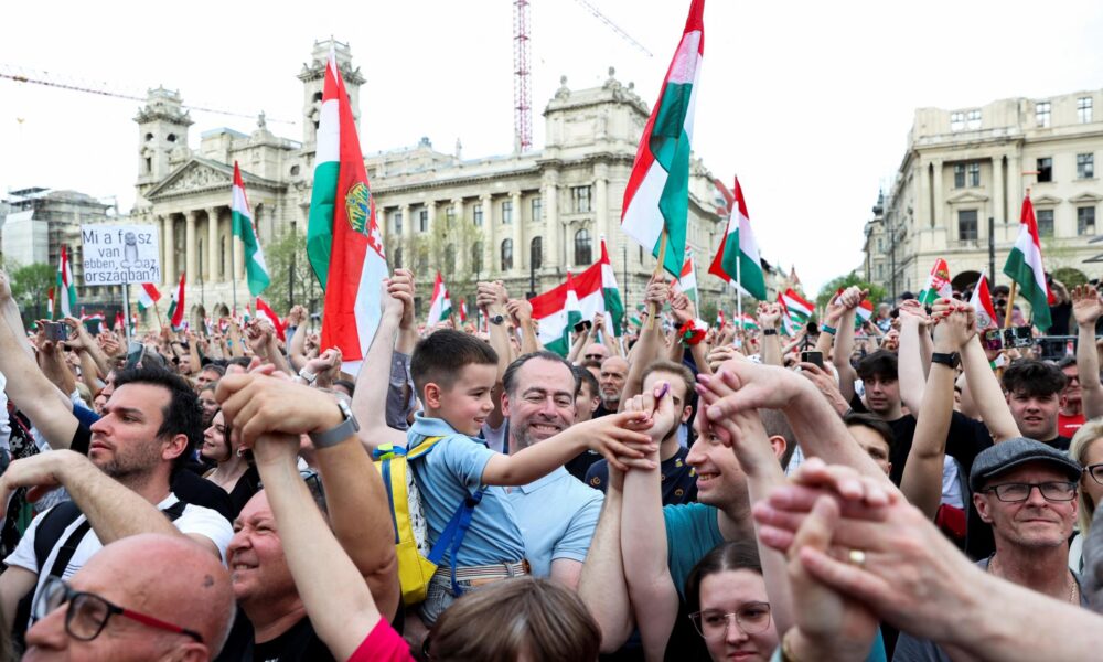 V Budapešti demonštrovali desaťtisíce ľudí, žiadali odstúpenie premiéra Orbána