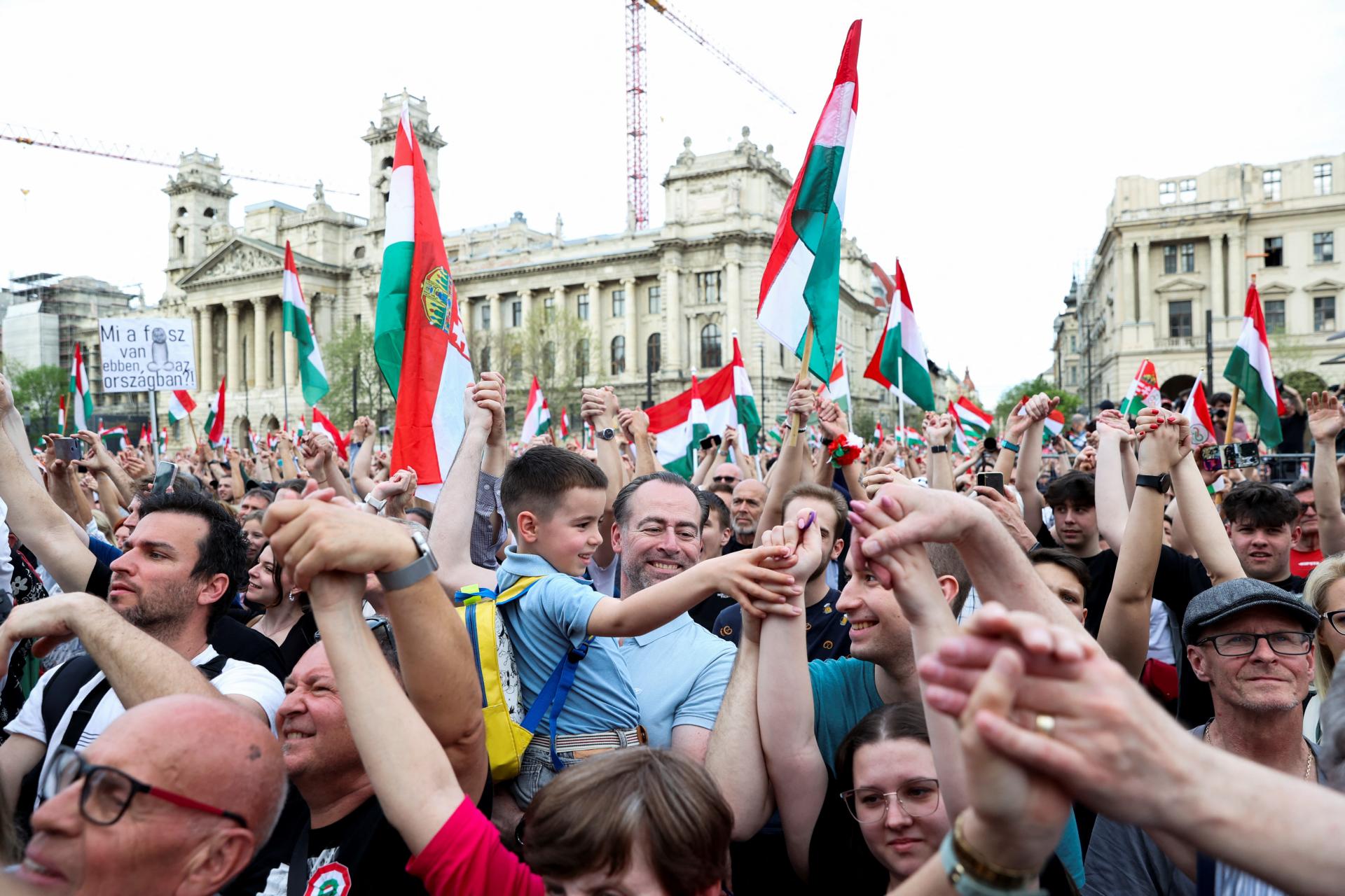 V Budapešti demonštrovali desaťtisíce ľudí, žiadali odstúpenie premiéra Orbána