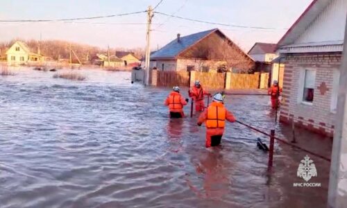 Záplavy v ruskom Orsku pomaly ustupujú, v Orenburgu vyzvali obyvateľov na evakuáciu