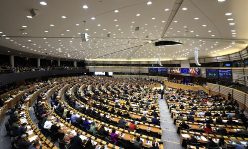 Europarlament predlžil pravidlá boja proti sexuálnemu zneužívaniu detí online, pomôže platformám ho odhaliť