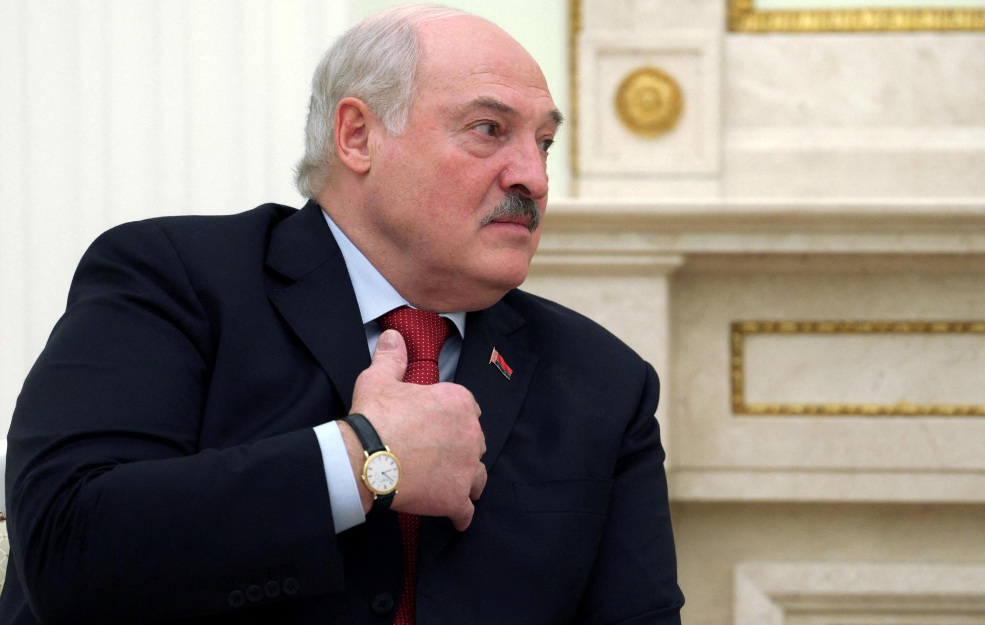 Na fronte je patová situácia, je čas na mierové rokovania, tvrdí Lukašenko