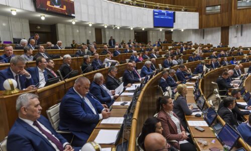 Parlament v prvom čítaní schválil zákon o strategických investíciach, opozícia ho kritizuje