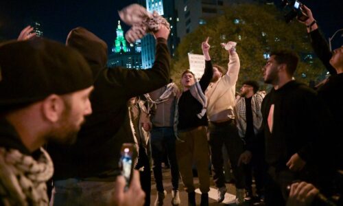 Polícia zatýkala na pro-palestínskych protestoch na univerzite v New Yorku