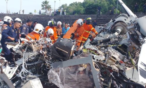 Pri zrážke vojenských vrtuľníkov v Malajzii zahynulo desať ľudí