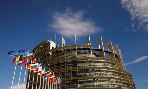 Reformy, znižovanie dlhu a investície. Europoslanci schválili reformu rozpočtových a dlhových pravidiel EÚ
