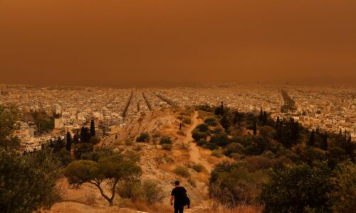 Grécko postihlo nové znečistenie saharským prachom, viditeľnosť je obmedzená