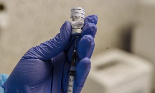 Vyjednávání o vakcínách s ředitelem Pfizeru: Evropský žalobce vyšetřuje šéfku EK