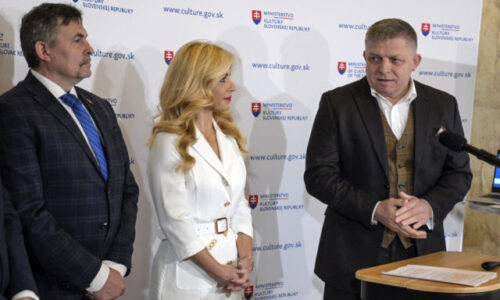 Fico bráni Šimkovičovú. Ministerka robí národnú kultúru, nie zvrhlú a transsexuálnu