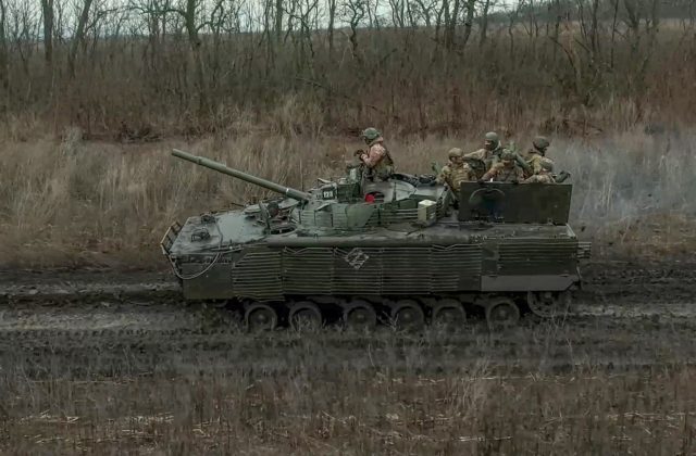 Rusko za uplynulý deň stratilo vyše tisíc vojakov, prišlo aj o 20 tankov a obrnených vozidiel