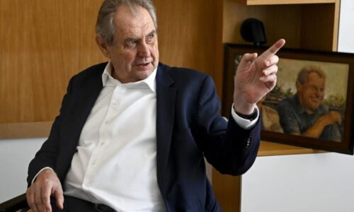 Naše zahraniční politika je primitivní, řekl Zeman. Prozradil, která strana mu nejvíc vadí