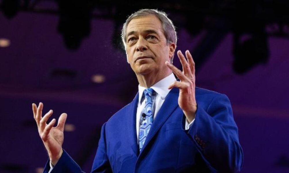 Nigel Farage ako nepriateľ britských toryovcov. Pragmatici v Európe majú reálne šance aj napriek šikane