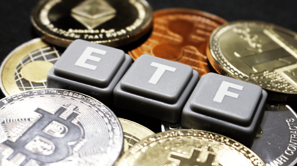 Kryptomeny alebo ETF – kam sa oplatí investovať v roku 2024?