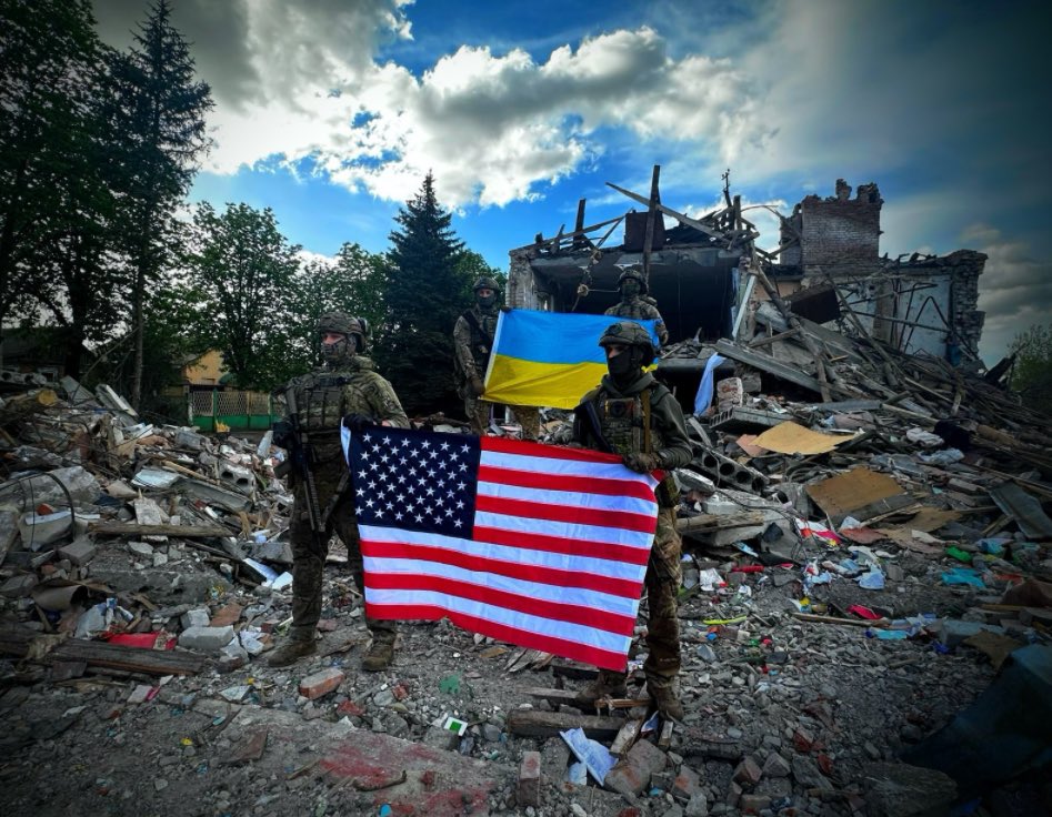 Stratégiou Západu je odovzdať Rusku Ukrajinu v čo najviac zničenom stave