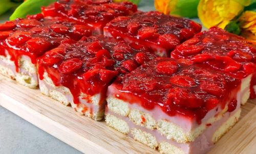 Najkrémovejší jahodový koláč z dlhých piškót: Najlepší nepečený dezert, výsledok vás ohromí!