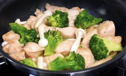 Jednoduchý recept na kuracie prsia s brokolicou: Rýchly obed za 10 minút!