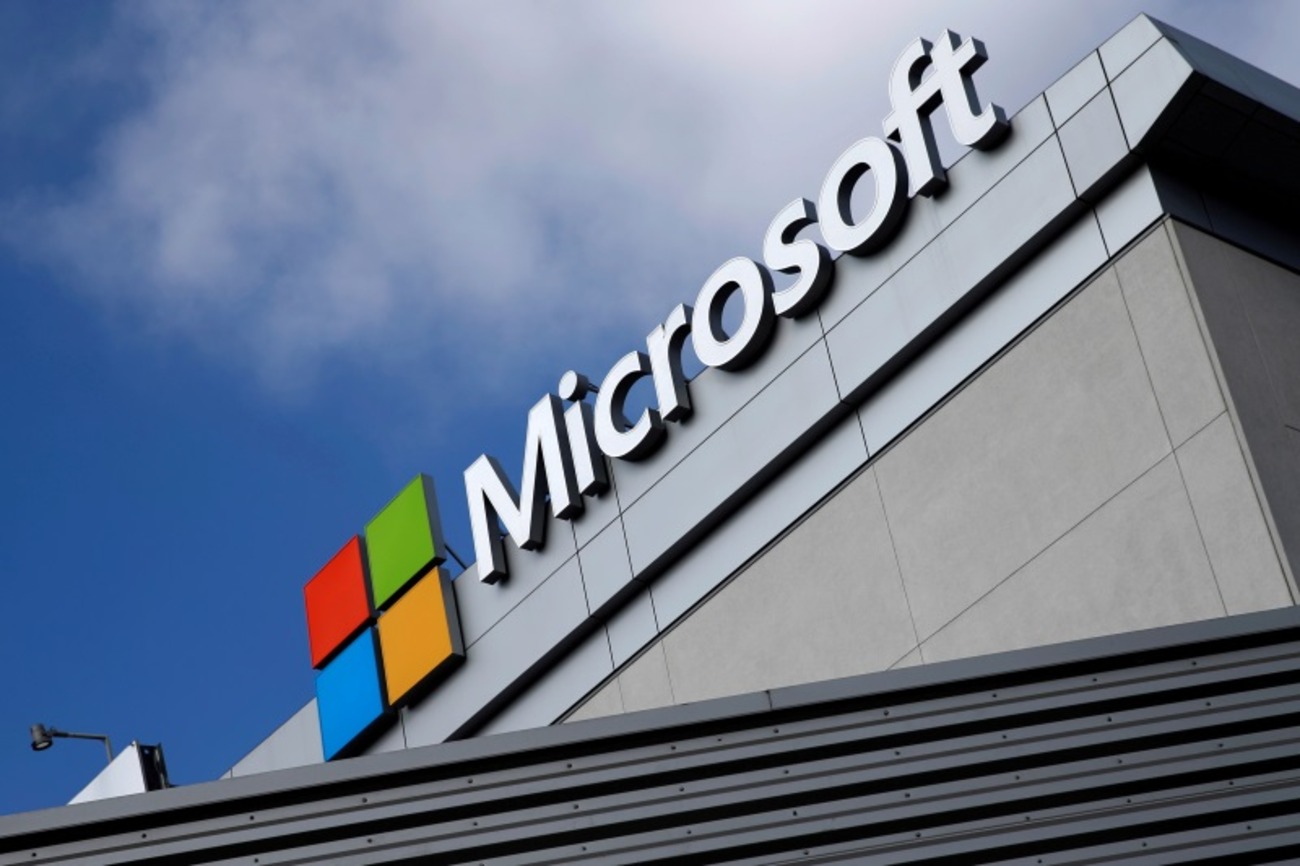 Microsoft investuje 1,5 miliardy USD do spoločnosti G42