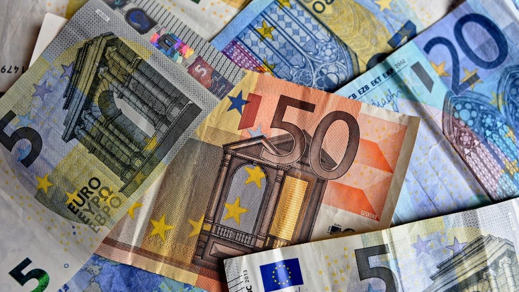 O digitálnom eure treba diskutovať, nie ním strašiť