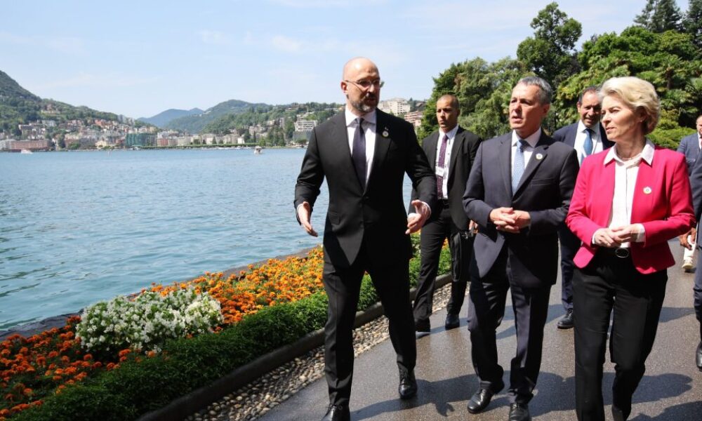 Švajčiarsko bude hostiť mierovú konferenciu o Ukrajine. Rusko odmieta prísť