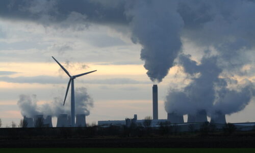 Európske emisie v energetike a priemysle v roku 2023 rekordne klesli