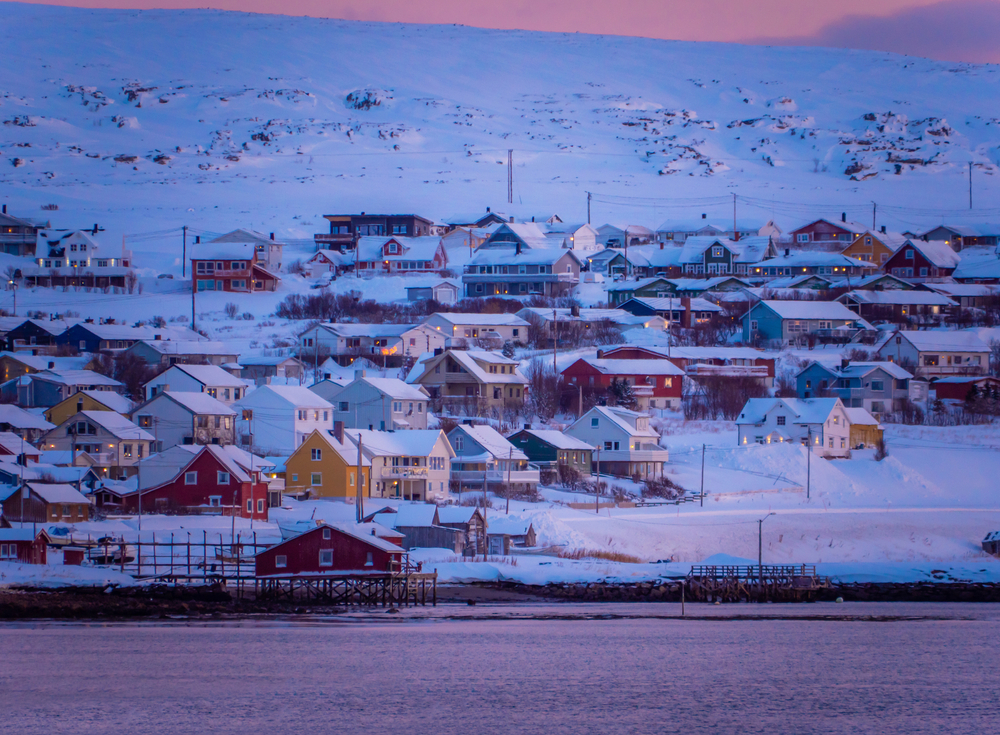 Starosta „arktického mesta“ chce predĺžiť 24-hodinový deň na 26 hodín. Má na to svoje dôvody