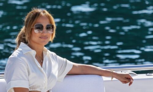 54-ročná Jennifer Lopez pózovala v spodnom prádle a celé sa to začalo: „Maj trochu dôstojnosti“