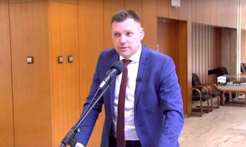 VIDEO: Vicepremiér Taraba sa dostal do konfrontácie s fanatickým proukrajinským politickým aktivistom Serebryakovom, ktorý ako redaktor TV Markíza vymýva dennodenne mozgy občanom Slovenska.