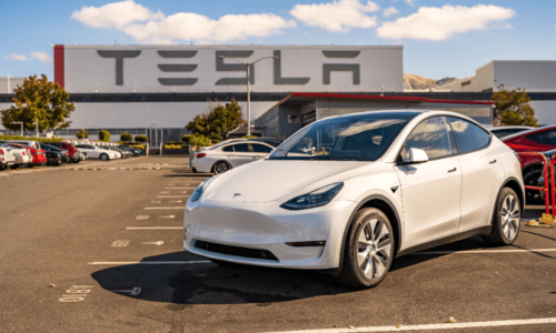 Tesla znižuje ceny vozidiel. Zlacneli o tisícky eur