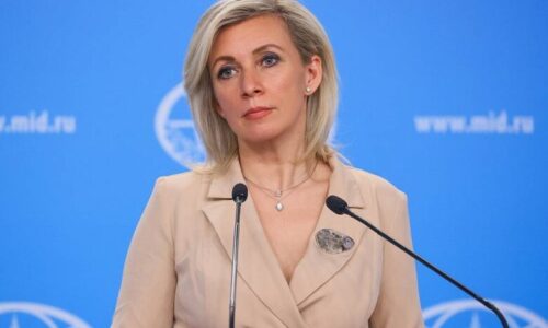Zacharovová: „Mierový vzorec“ na Ukrajine bude úspešný, ak Západ zastaví dodávky zbraní