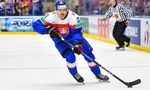 VIDEO Miloš Kelemen rozburácal arénu, otvoril skóre zápasu USA – Slovensko na MS v hokeji 2024