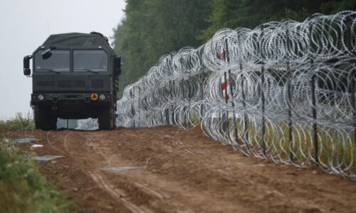 Bielorusko plánuje poslať stovky migrantov na poľskú hranicu, tvrdí organizácia ByPol