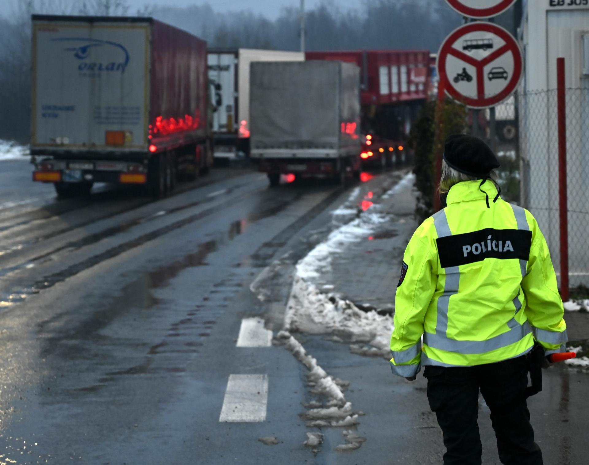 Nemecko predĺži kontroly na hraniciach s Českom, Poľskom a Švajčiarskom. Nahlásilo to eurokomisii