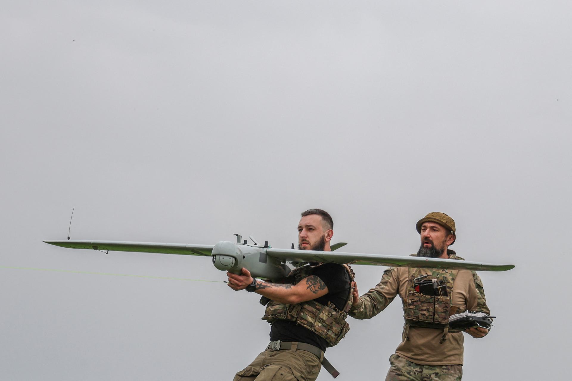 Nový ukrajinský rekord: Aby zasiahol rafinériu, urazil dron 1500 kilometrov