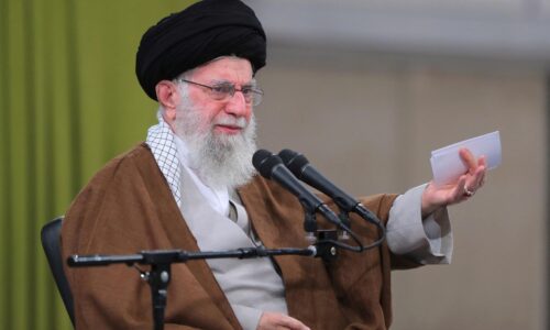 Irán zmení svoju jadrovú doktrínu, ak jeho existenciu ohrozí Izrael, vyhlásil poradca najvyššieho vodcu