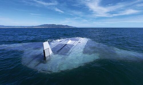 Americký podmorský dron inšpirovaný rajou už nie je len vízia, prešiel testami. Šetrí priestor aj energiu