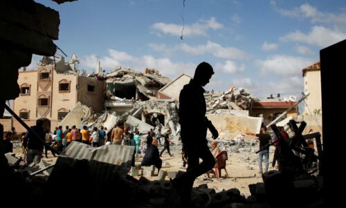 Izraelská armáda sa pripravuje na ofenzívu, evakuuje časť Rafahu, píšu médiá